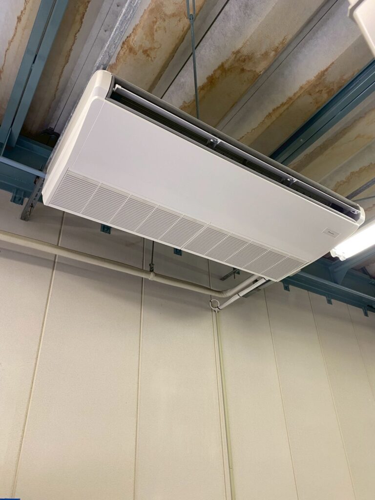 10馬力天吊エアコン1台更新工事